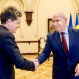 Președintele începe consultările: Primele discuții cu partidele miercuri