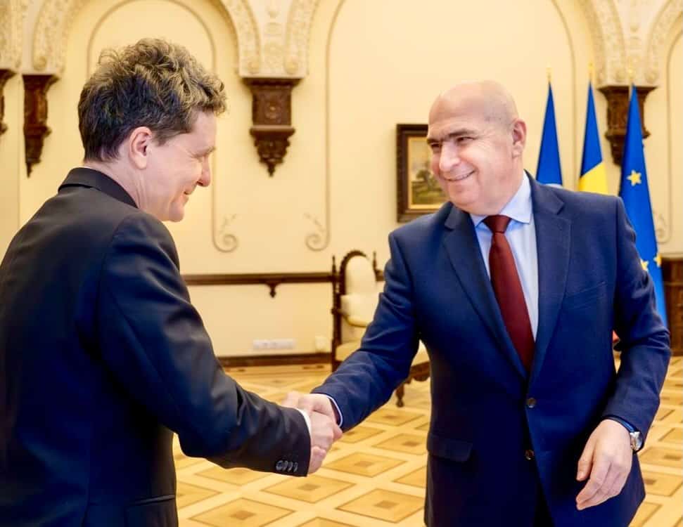 Președintele începe consultările: Primele discuții cu partidele miercuri