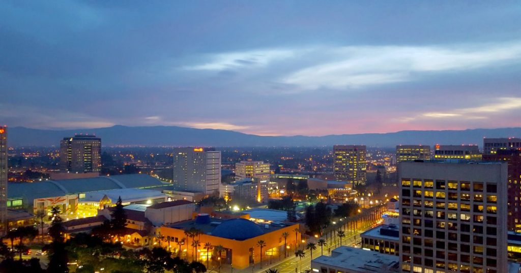 Revoluția americană vine de la corporații? Centura Conectată, epicentrul?