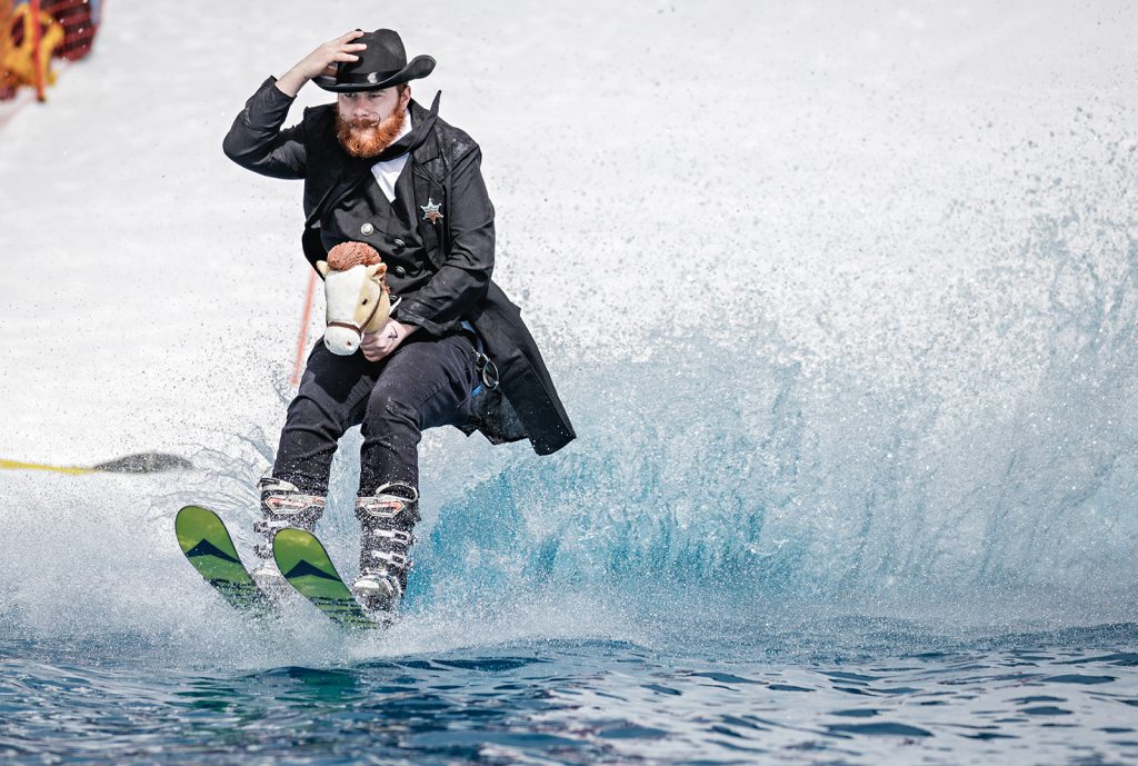 Ninsori de primăvară: Un metru de zăpadă lovește munții stâncoși din nord