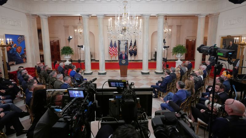 Trump nu liniștește spiritele: Discursul despre Iran nu oferă răspunsuri București – Discursul susținut de Donald Trump miercuri seară, în legătură cu războiul din Iran, a lăsat multe semne de întrebare, atât în Statele Unite, cât și pe plan internațional