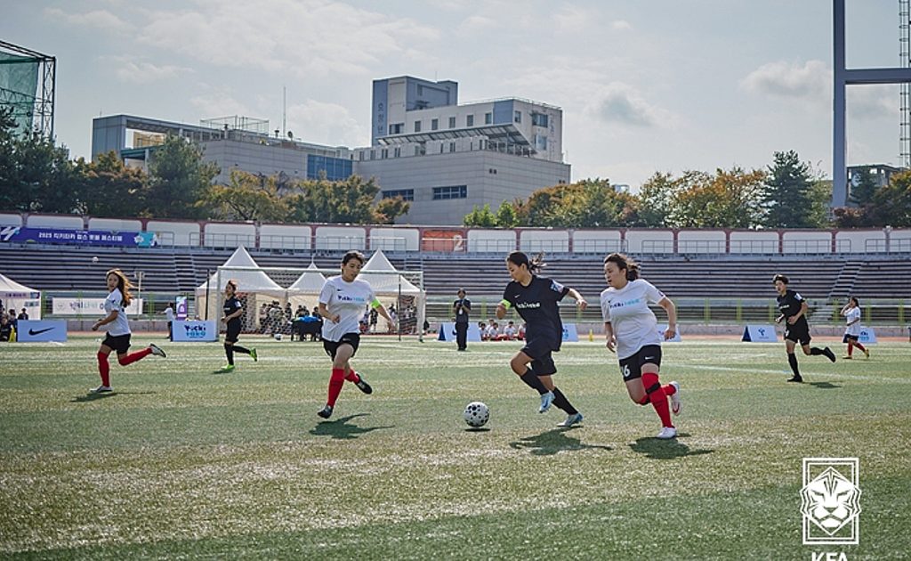 Asociația Coreeană de Fotbal (KFA) extinde proiectul „Kicki-Taka pentru fete”, un program menit să dezvolte fotbalul feminin la nivel de gimnaziu și liceu