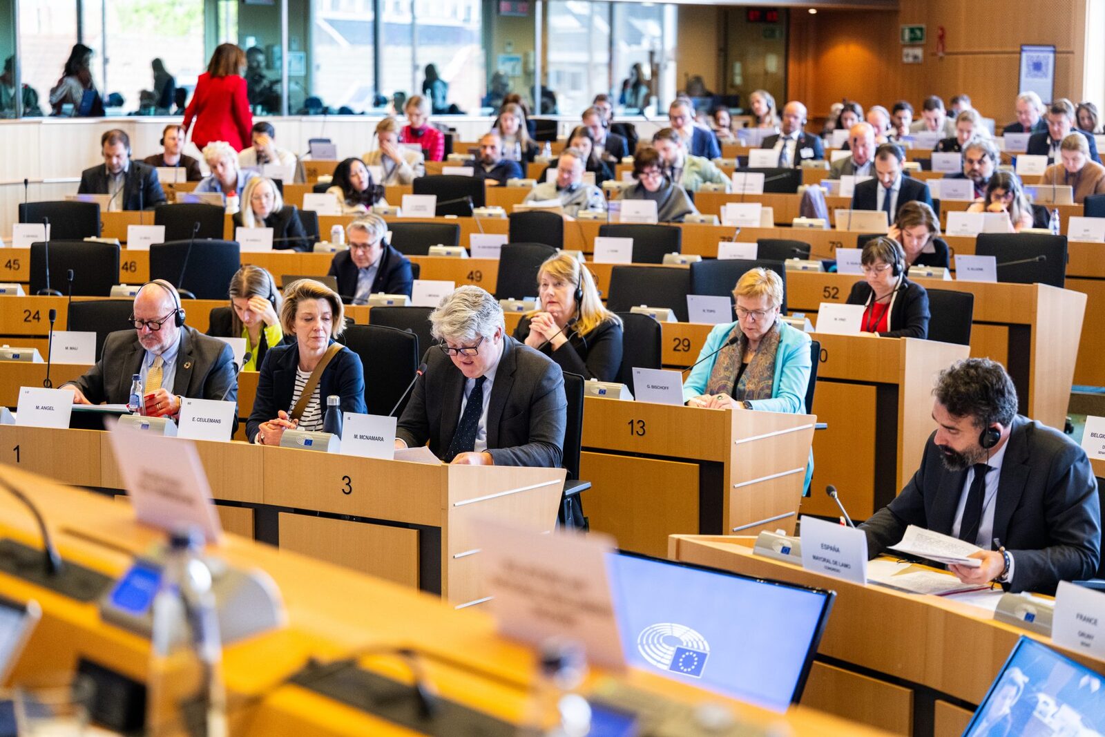 AI și democrația, pe masa europarlamentarilor: Cooperare globală, în dezbatere