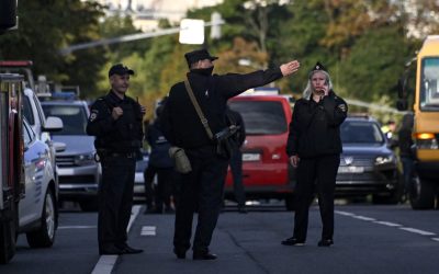 Doi POLIȚIȘTI, anchetați după atacul armat din Kiev: Filmări ȘOCANTE cu ei fugind