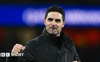 Vești bune de la Arsenal: Accidentarea lui Madueke, mai puțin gravă decât se credea LONDRA – Antrenorul echipei Arsenal, Mikel Arteta, a adus vești îmbucurătoare cu privire la starea de sănătate a lui Noni Madueke, după ce fotbalistul a fost văzut purtând un aparat pentru genunchi în timpul unei sesiuni de antrenament al echipei naționale a Angliei