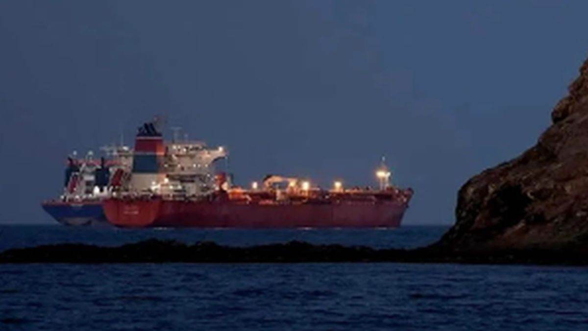 Armata Iraniană Desecretizează Strâmtoarea Ormuz pentru Navele Irakiene TEHERAN – Armata Iraniană a anunțat sâmbătă că navele irakiene pot tranzita liber Strâmtoarea Ormuz, o cale navigabilă strategică blocată aproape în întregime de către TEHERAN de la începutul războiului din Orientul Mijlociu, pe 28 februarie, informează agenția FRANCE PRESSE