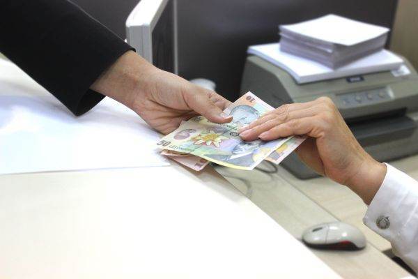 Bănci, vizate de amenzile record ale consiliului concurenței: Peste 1 miliard de euro