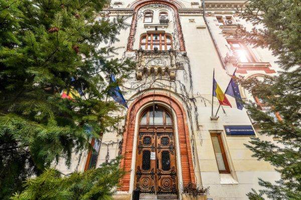 Ministerul Educației, cu mâna largă pe fondurile PNRR destinate școlilor