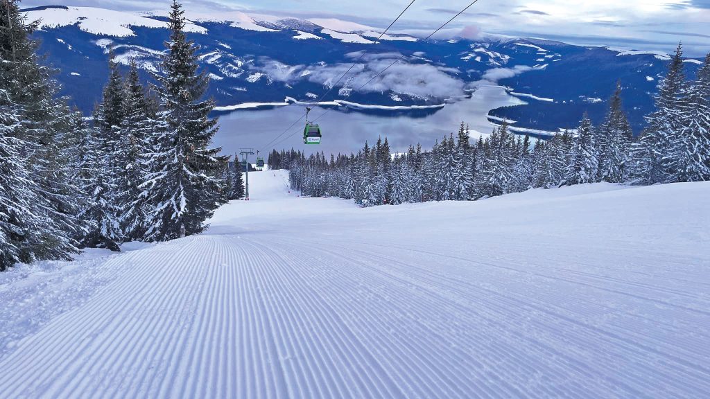 De Paște, schi la Sinaia și Transalpina: Pârtiile, deschise!