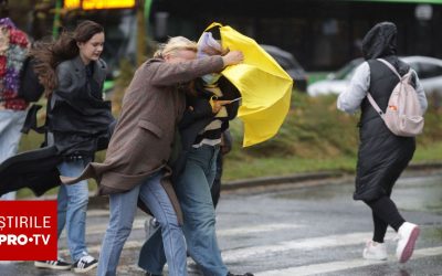 Cod roșu de instabilitate meteo: Ploi, vânt puternic și ninsoare la munte România se pregătește pentru o perioadă de vreme severă, cu ploi abundente, vânt puternic și ninsori la altitudini mari, anunță Administrația Națională de Meteorologie (ANM)