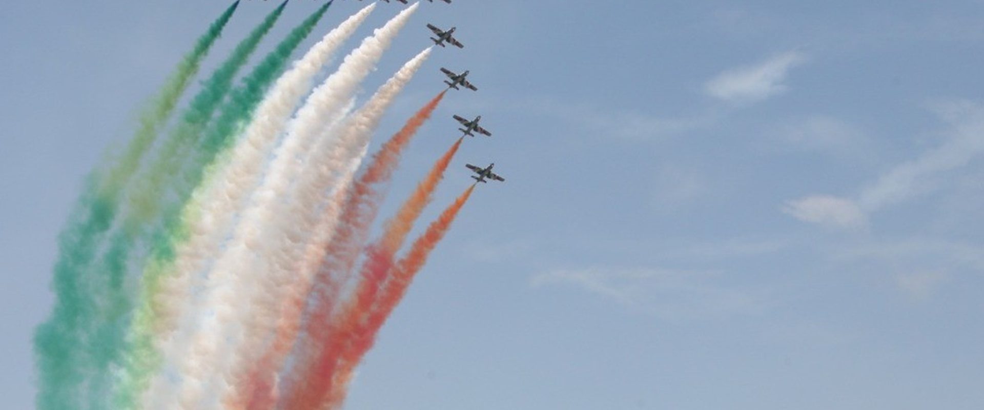 Frecce Tricolori revin la București: Spectacol Aerian BIAS 2026, Un Nou Zbor!