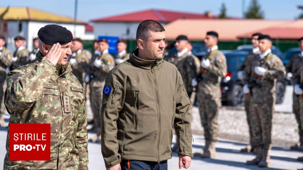 Ministrul MApN și șeful Armatei, deplasare-surpriză în Bosnia. Ce urmăresc?