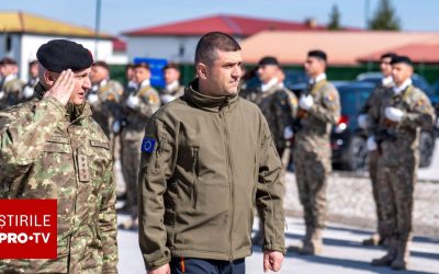 Ministrul MApN și șeful Armatei, deplasare-surpriză în Bosnia. Ce urmăresc?