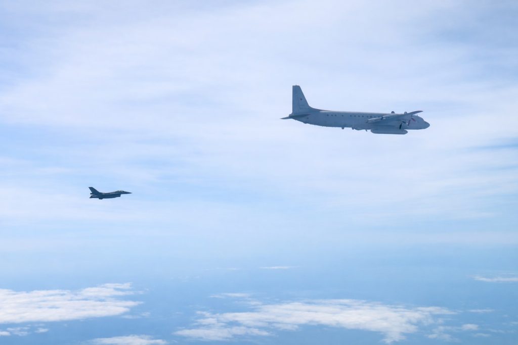 F-16 ROMÂNEȘTI, alertă în Baltice: Avion rus interceptat în spațiul internațional