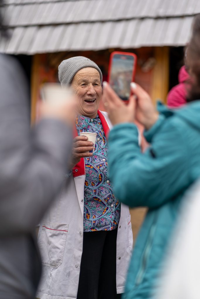 Maria Hoadrea, bunica din Sibiu: „Le fac turiștilor mâncare ca la mama acasă”