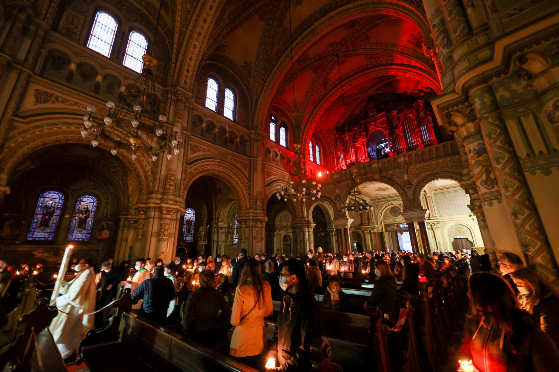 Calendarul: o istorie a diferențelor dintre Est și Vest și ce înseamnă pentru sărbători Data Paștelui, una dintre cele mai importante sărbători creștine, este stabilită în funcție de calendarul folosit