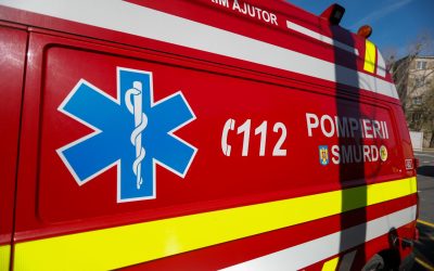 Accident GRAV în Bistrița-Năsăud: Un MORT și doi RĂNIȚI, după impactul autobuz-mașină