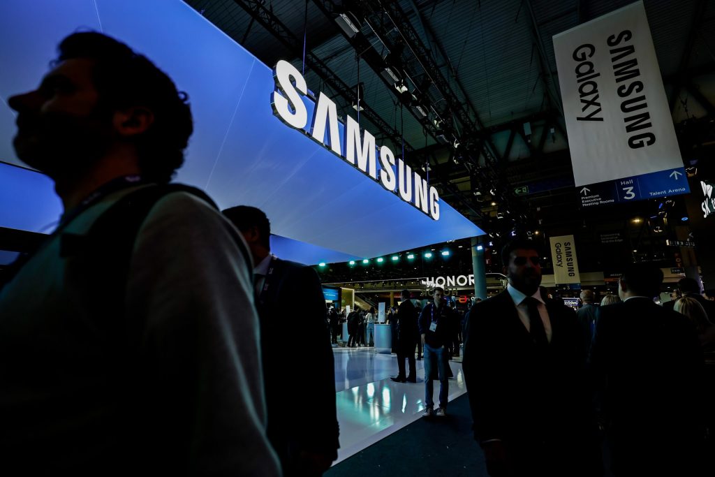 Samsung abandonează aplicația de mesaje: Ce se întâmplă cu utilizatorii?