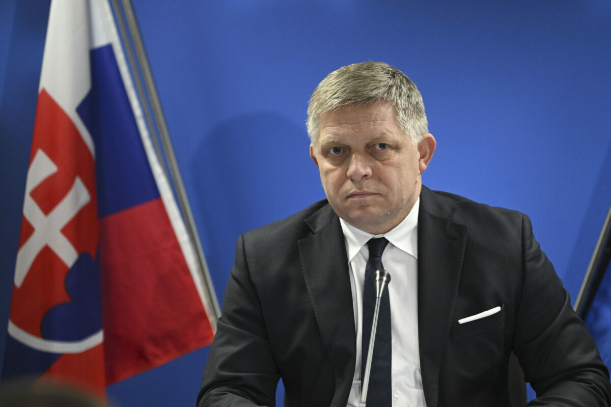 Două țări UE îi interzic premierului slovac accesul spre Moscova