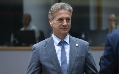 Premierul, în genunchi: Admite eșecul în formarea Guvernului