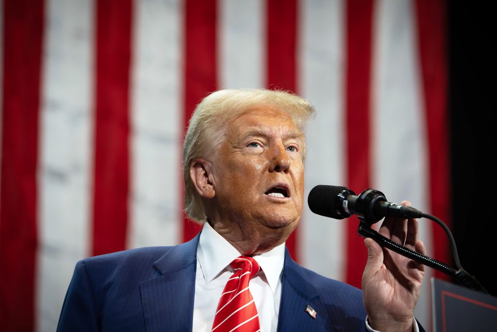 Președintele fost al Statelor Unite, DONALD Trump, a stârnit un val de reacții pe rețelele de socializare cu o postare enigmatică și alarmantă referitoare la Iran