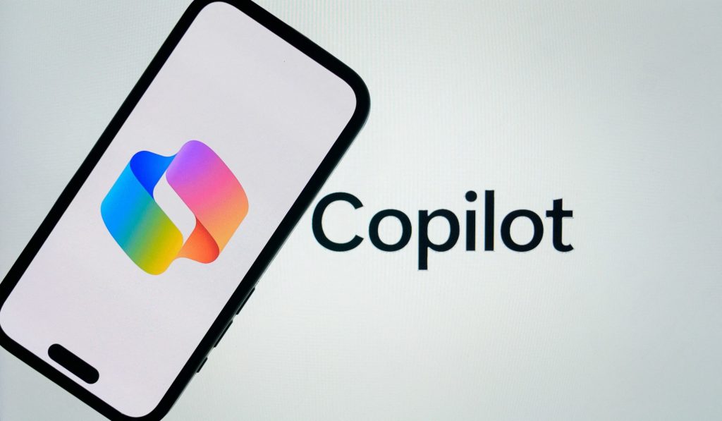 Copilot: Microsoft avertizează că e doar pentru distracție