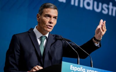 Social media, noua armă: Tot ce facem, subminat