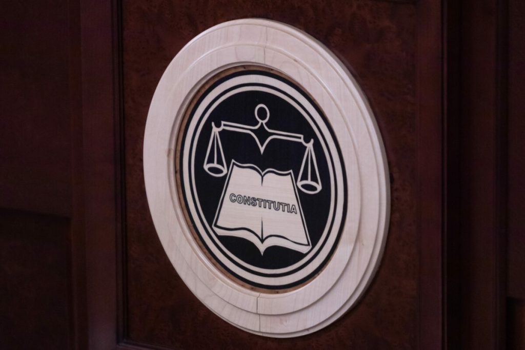 Constituția, unică? Un singur cuvânt, ținta: Ce vrea să schimbe cineva