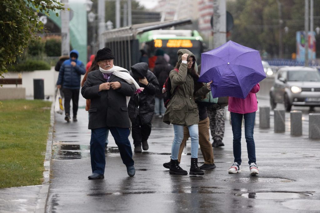 Vremea în România: Schimbări radicale în aprilie, cu ploi și temperaturi fluctuante O schimbare majoră a vremii este așteptată în România, în special în prima jumătate a lunii aprilie, potrivit prognozelor meteorologice