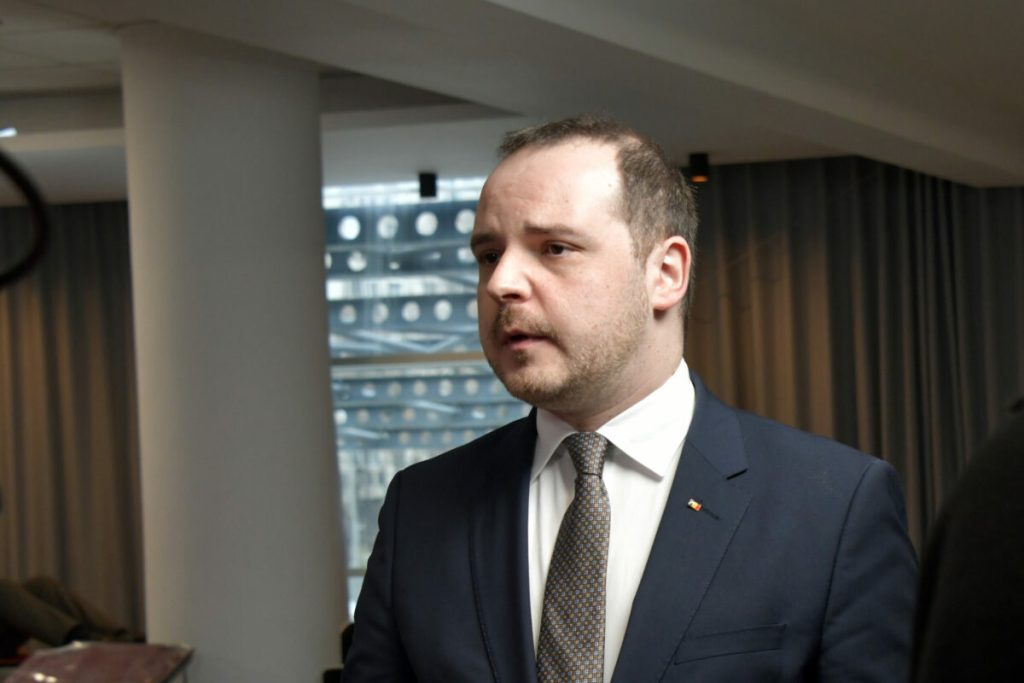 Ministru dă marea veste: Demisia e mâine! Se retrage din Guvern