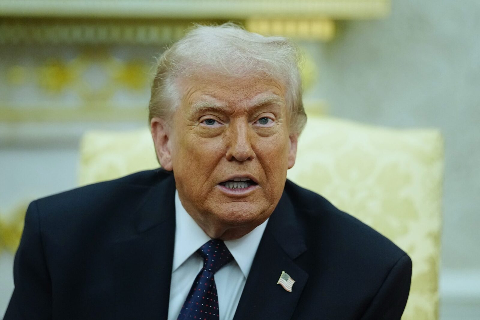 Trump amenință China: „Probleme mari” dacă ajută militar Iranul