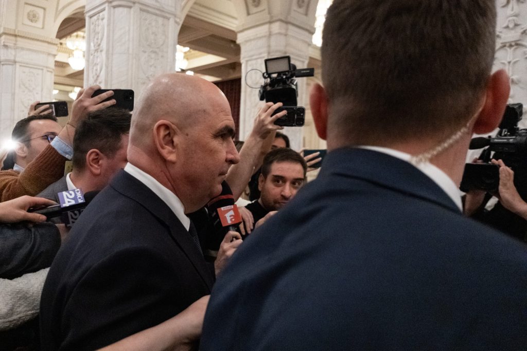 Criza bate la ușă: PSD vrea un premier-marionetă, jocurile sunt făcute