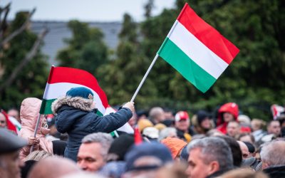 Orașul sfâșiat: Orban controlează, speranța păcii se zbate