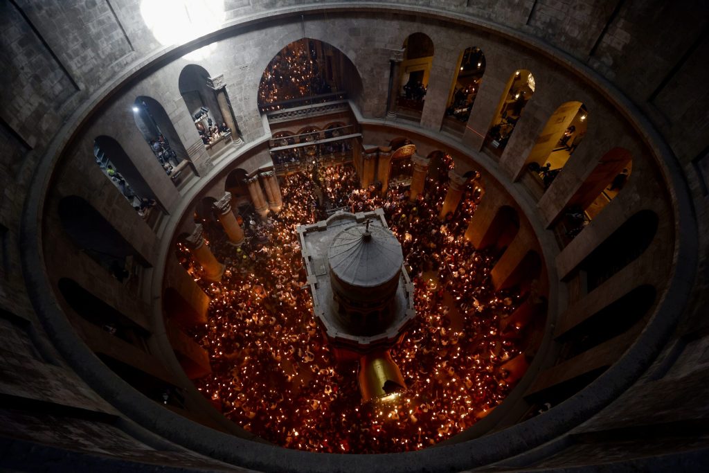 Lumina Învierii aduce pace: G4Media transmite un mesaj de speranță pentru România