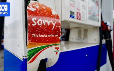 Un angajat de la o benzinărie a fost victima furiei unui client nemulțumit de prețul carburanților, stârnind reacții vehemente din partea proprietarului și a sindicatelor, pe fondul scumpirii accentuate a combustibililor