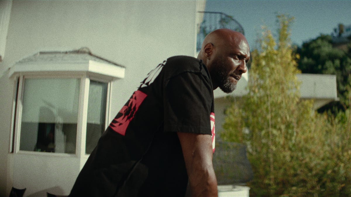 Lamar Odom: De la gloria NBA la lupta cu dependența și o nouă șansă Lamar Odom, fostă vedetă a baschetului american și fost soț al vedetei de reality show Khloé Kardashian, se află de aproape două luni pe drumul sobrietății