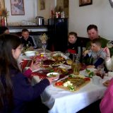 Cum scapi de durerile de stomac după Paște: Trucuri rapide și eficiente