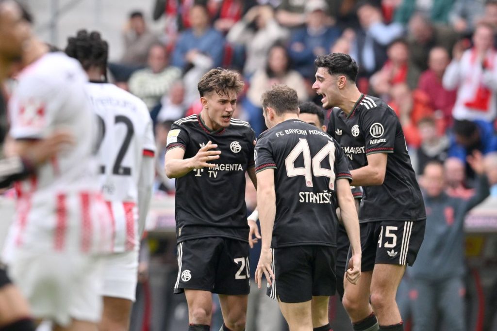 Real Madrid și Bayern München se înfruntă marți în „sferturile” Ligii Campionilor, cu returul programat pe 15 aprilie, o confruntare care stârnește deja speculații intense despre viitoarele transferuri