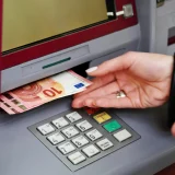 Bani cash, sub lupa UE: Verificări în timp real la bancomate pentru retrageri