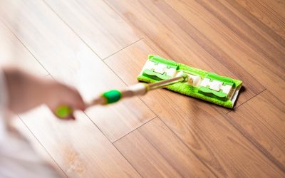 Ai parchet zgâriat? Trucul genial care-i dă strălucire ca-n reviste