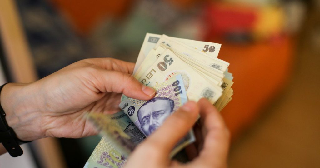 Plata alocațiilor și indemnizațiilor sociale, dar și a pensiilor, se va face mai devreme în luna aprilie