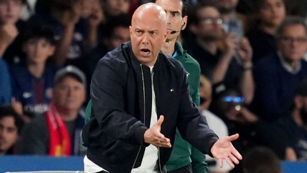 Arne Slot, disperat: Liverpool va risca TOTUL în fața PSG pentru sferturi UCL!