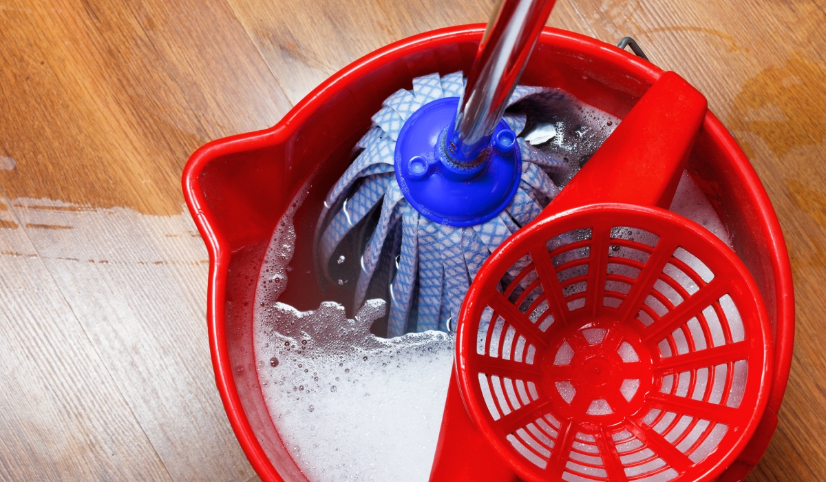 Atenție, români! Greșeala banală care-ți distruge parchetul (și cum o eviți)