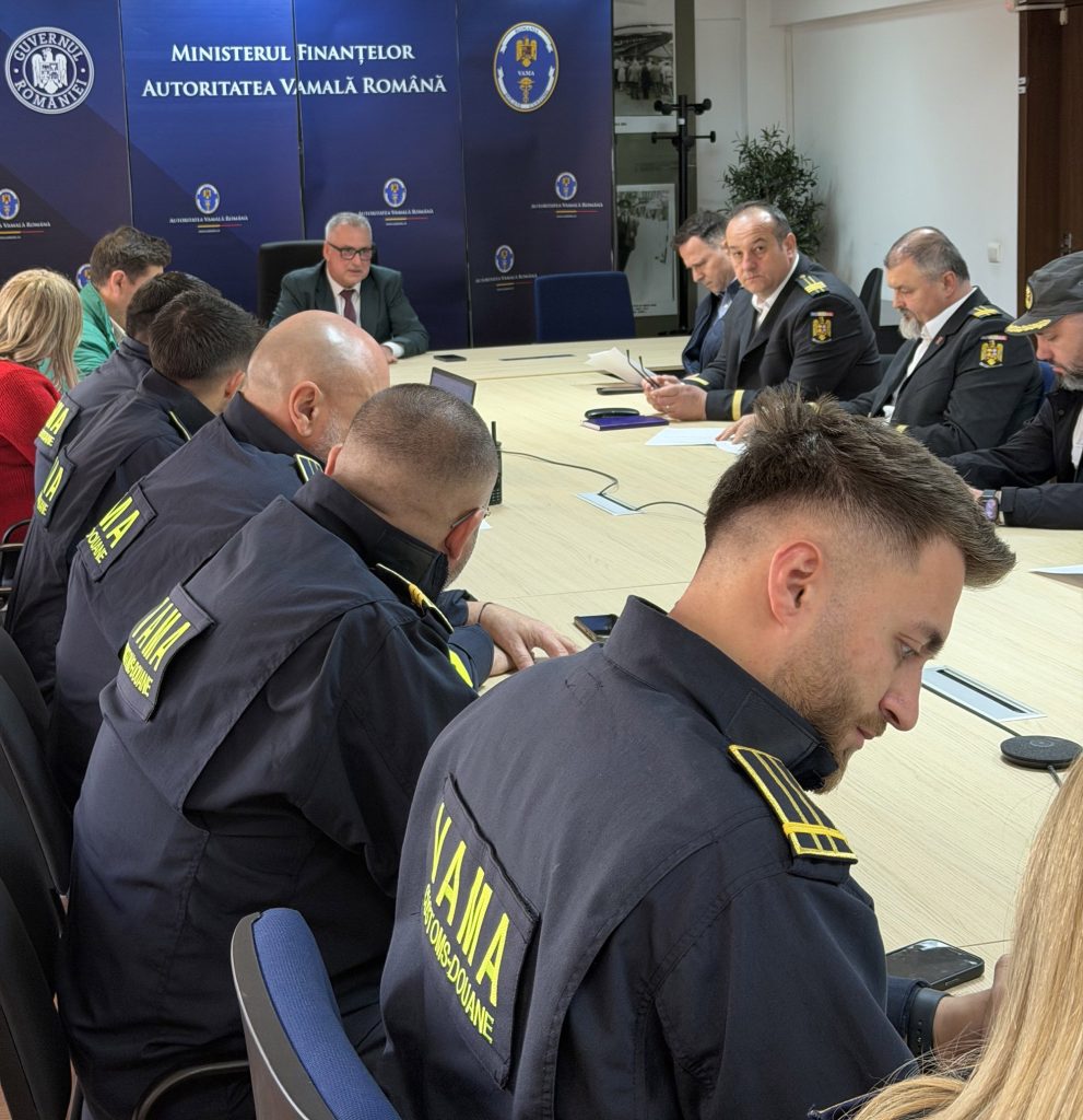 Autoritățile intensifică controalele la comercianții de legume-fructe din import Autoritatea Vamală Română, împreună cu Agenția Națională de Administrare Fiscală – Direcția Generală Antifraudă Fiscală și Autoritatea Națională Sanitară Veterinară și pentru Siguranța Alimentelor, au demarat o acțiune de control coordonată