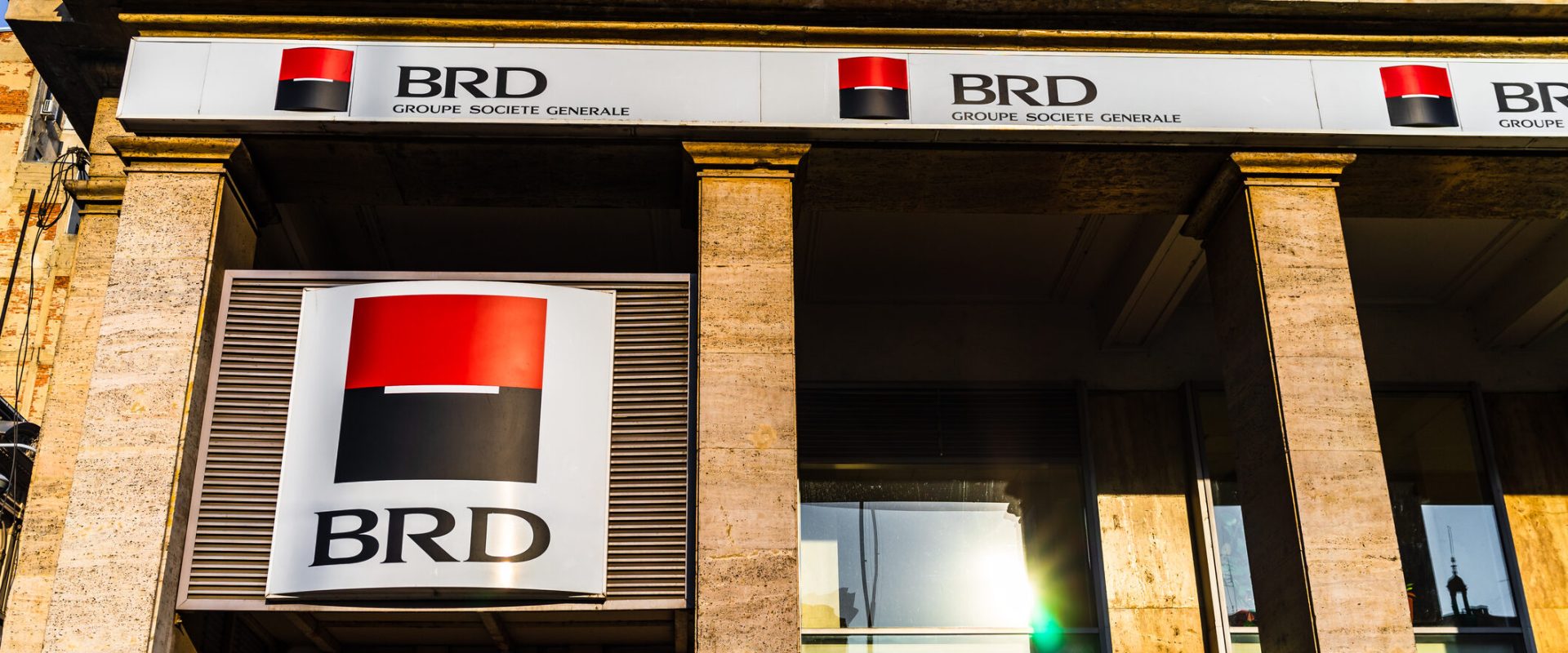 Bucurie pentru clienții BRD: Avantaje cu buletinul cu cip