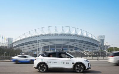 Hala Wuhan: Sute de Robotaxi-uri, blocate în trafic din cauza unei defecțiuni O defecțiune tehnică majoră a lăsat cel puțin o sută de robotaxi-uri, vehicule autonome fără șofer, blocate în traficul din Wuhan, China, generând îngrijorări cu privire la siguranța acestor automobile