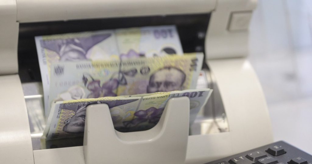 Ministerul Finanțelor a atras suplimentar milioane de lei de la bănci Ministerul Finanțelor a reușit să atragă marți suma de 56,4 milioane de lei de la bănci, prin intermediul unei emisiuni de obligațiuni de stat