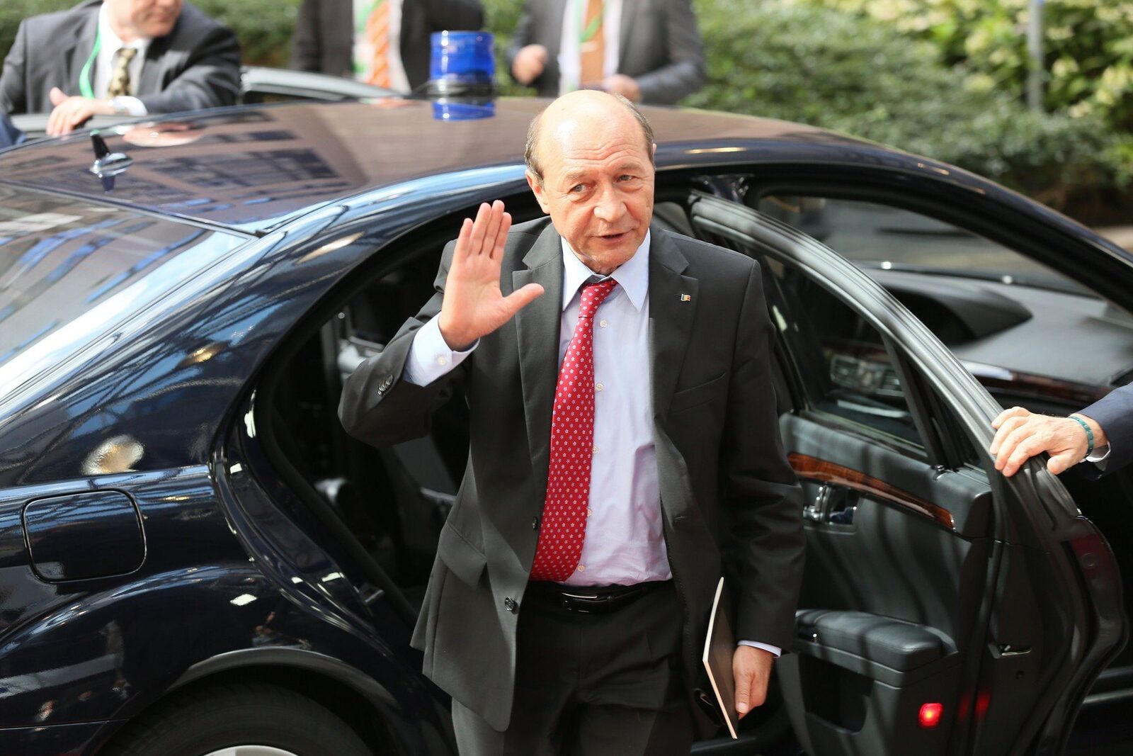 Fostul președinte Traian Băsescu a pledat pentru constituirea unei armate europene, ca alternativă la potențiala instabilitate generată de fostul președinte american Donald Trump, duminică seara, într-o intervenție televizată