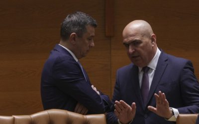 Băsescu, despre criza din coaliție: „Tăiam craca” și mergeam mai departe Fostul președinte Traian Băsescu a prezentat, într-un interviu pentru Digi24, două scenarii posibile pentru a rezolva criza politică din coaliția de guvernare