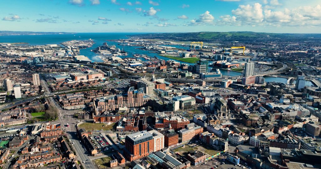 Inul renaste la Belfast: De la simbol industrial, la noua identitate culturală